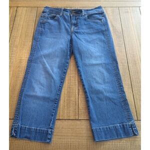 BandolinoBlu Women's‎ Size 8 Mid-Rise 5-Pocket Navy Blue Capri Jeans